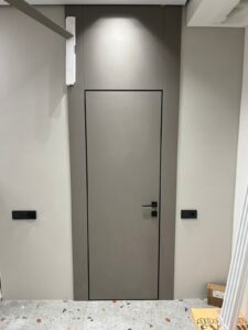 Скрытая дверь Invisible 4AВ (кромка черная)